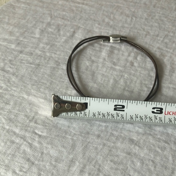 Fossil: Silver Tone Heart Charm Bracelet- Faux Leather Adjustable bracelet - Picture 9 of 15